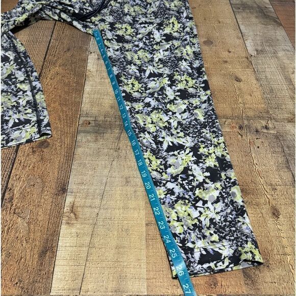 LULULEMON Jet Crop *Luxtreme (Slim) in Crosscourt Petal Black Clarity Yellow, 8 - Picture 14 of 16